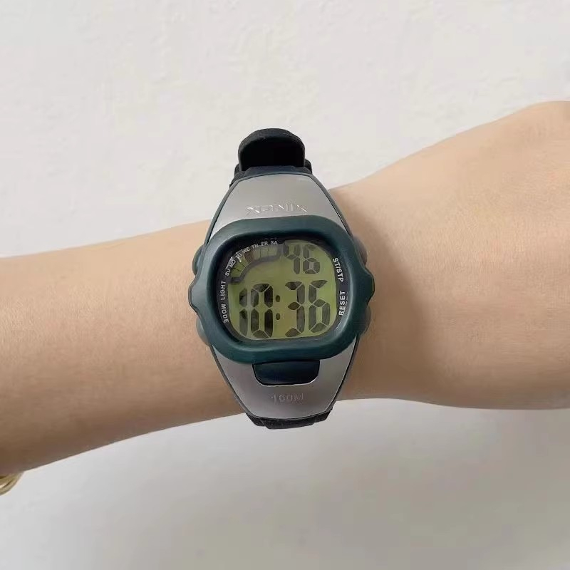 XONIX 전자 시계 남성용 중학생 방수 100M 발광 - Outdoor Sport Watch 리뷰 및 가격